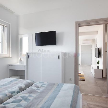 מאקרסקה Luxury Apartment Sofia -Free Beach Parking מראה חיצוני תמונה