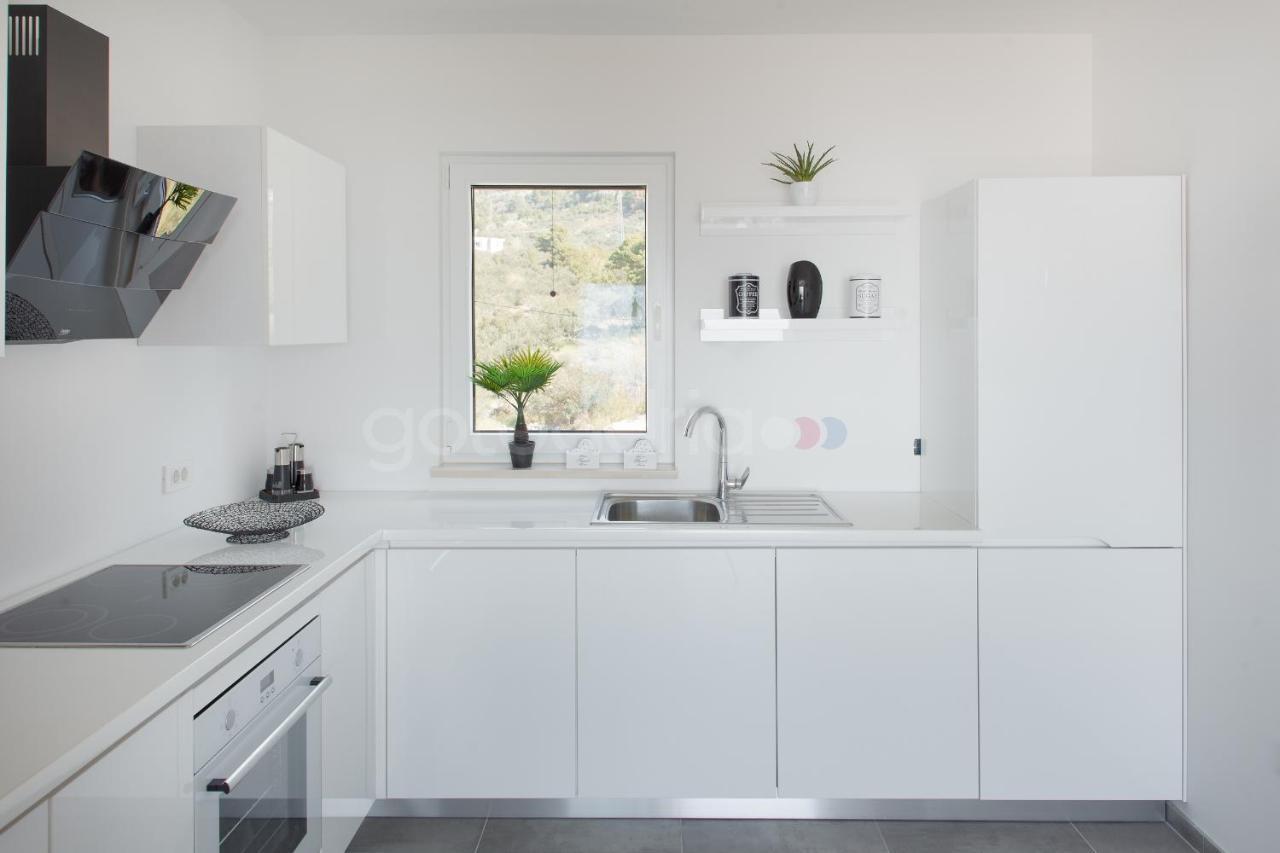 מאקרסקה Luxury Apartment Sofia -Free Beach Parking מראה חיצוני תמונה