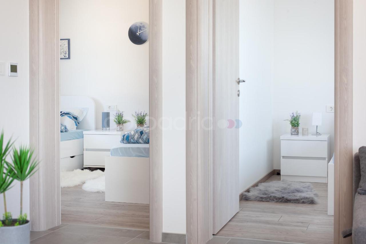 מאקרסקה Luxury Apartment Sofia -Free Beach Parking מראה חיצוני תמונה