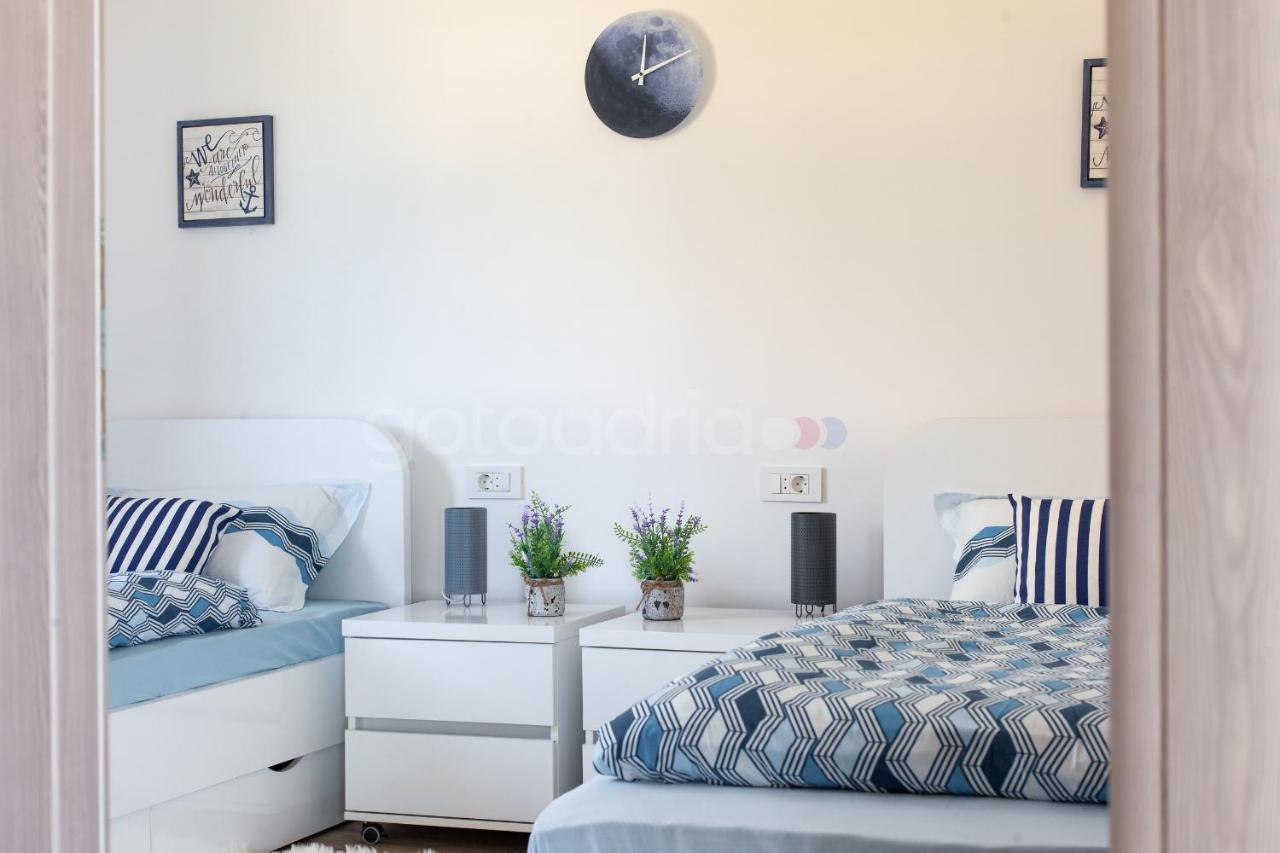 מאקרסקה Luxury Apartment Sofia -Free Beach Parking מראה חיצוני תמונה