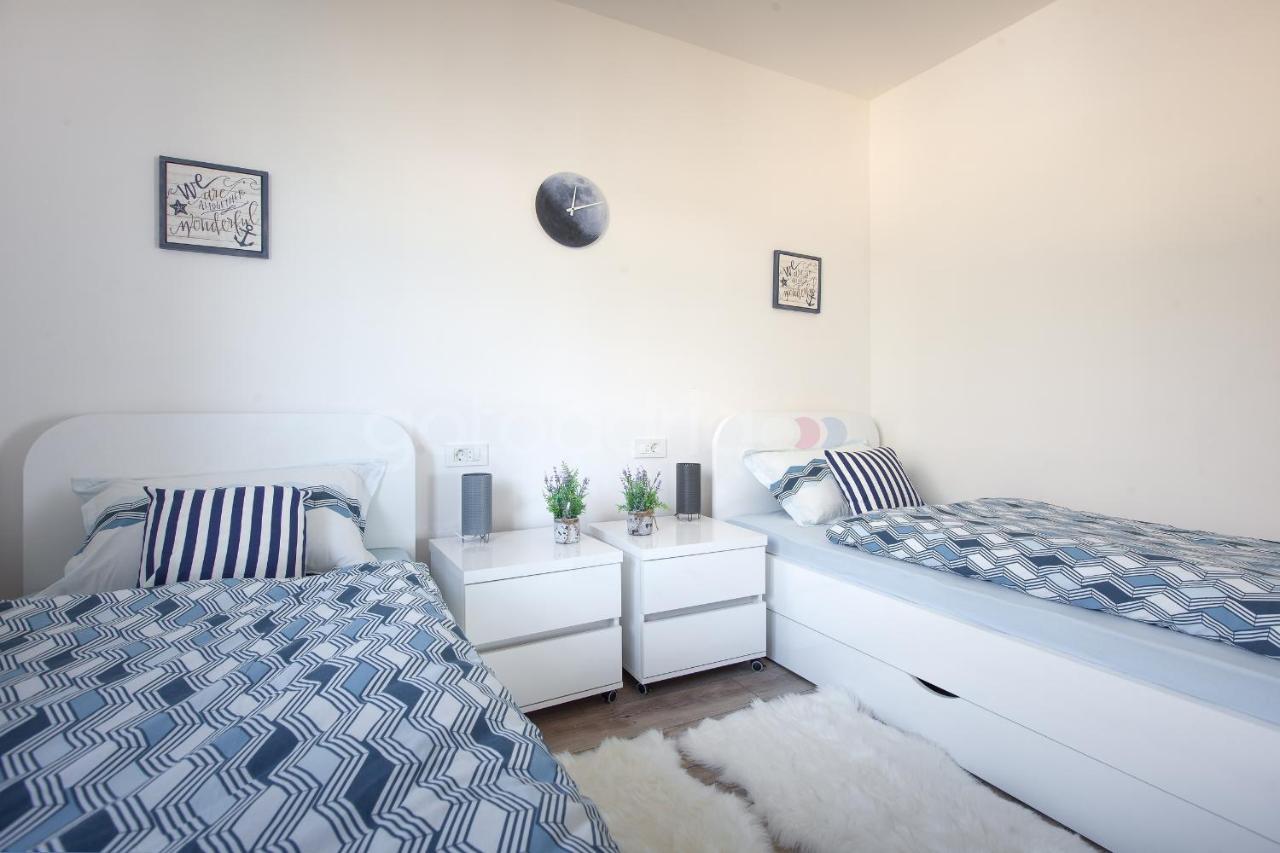 מאקרסקה Luxury Apartment Sofia -Free Beach Parking מראה חיצוני תמונה