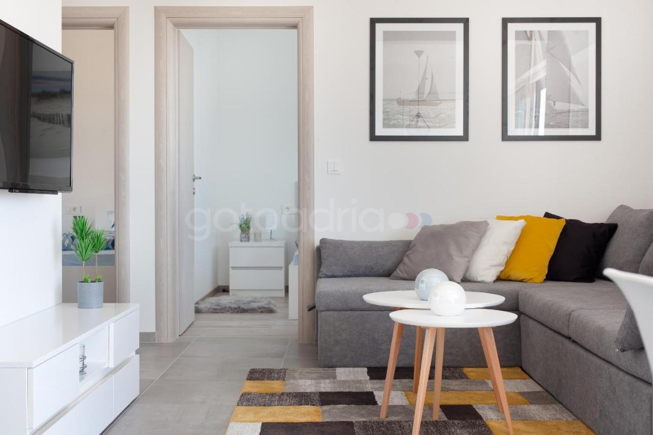 מאקרסקה Luxury Apartment Sofia -Free Beach Parking מראה חיצוני תמונה
