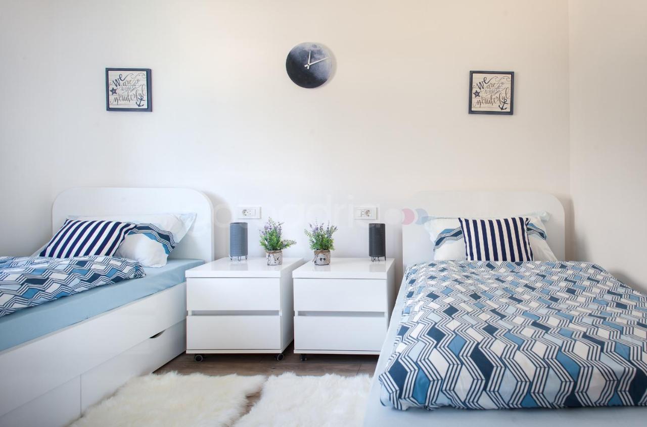 מאקרסקה Luxury Apartment Sofia -Free Beach Parking מראה חיצוני תמונה